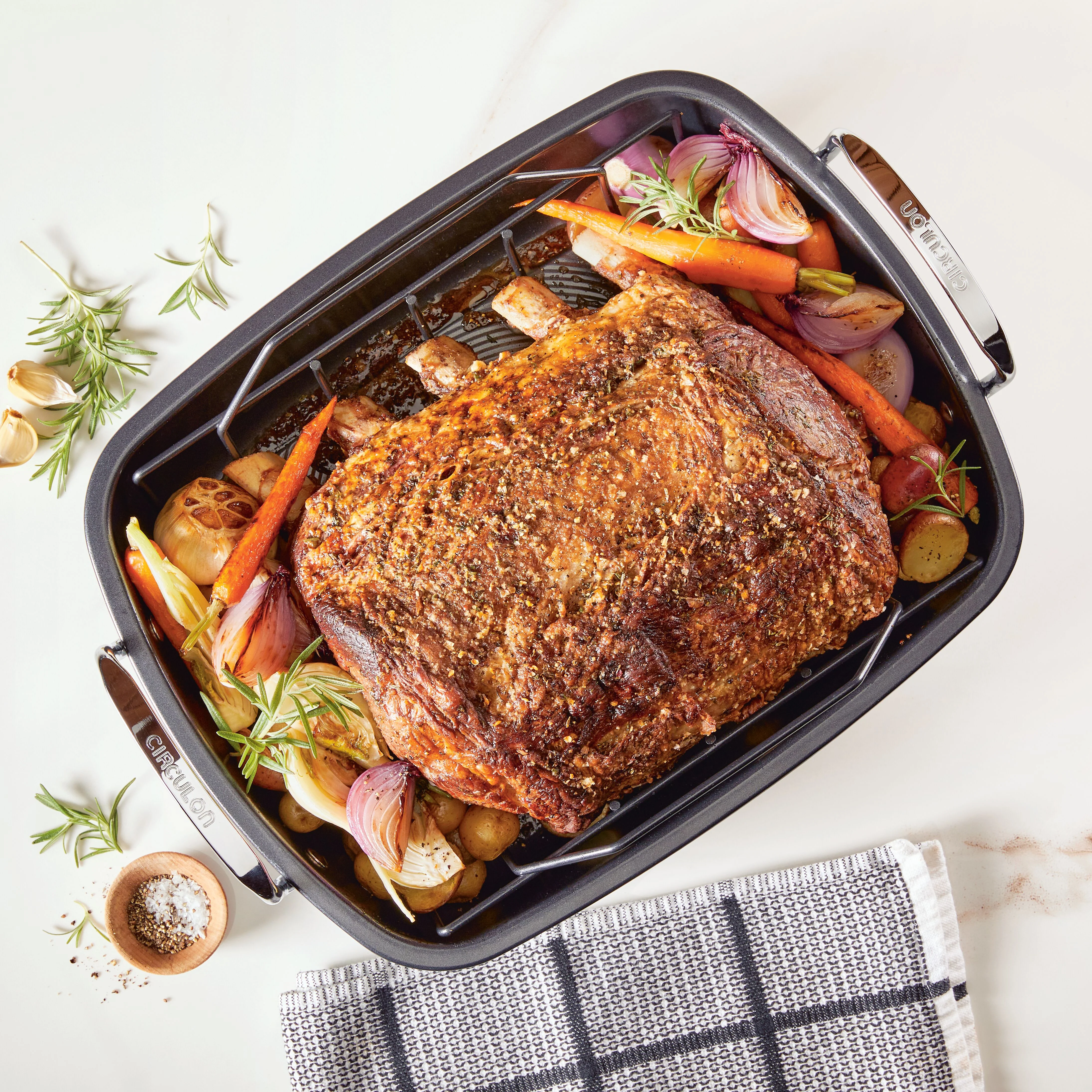 Roasting Pan: Nonstick Roaster Pan with Easy Serve Rack - Image 5